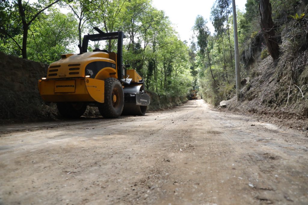 Administración intervino la vía rural hacia Tenjo