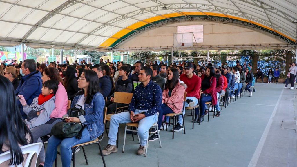 Infraestructura, tecnología y alimentación, principales temas de la agenda educativa 2024 para Chía