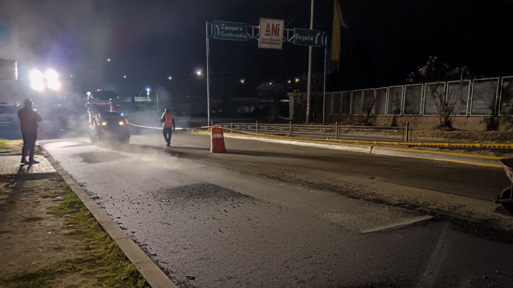 La recuperación de la malla vial en Chía, sigue su curso