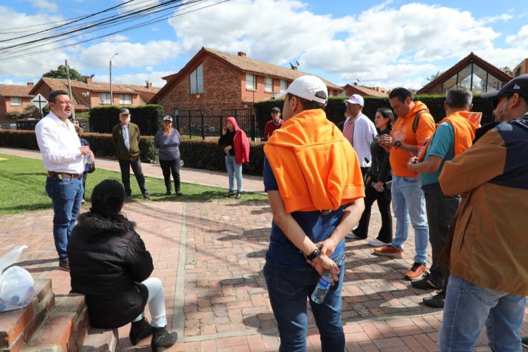 Administración asistió a reunión convocada por el concejal Pablo Castro en el Veinte de Julio