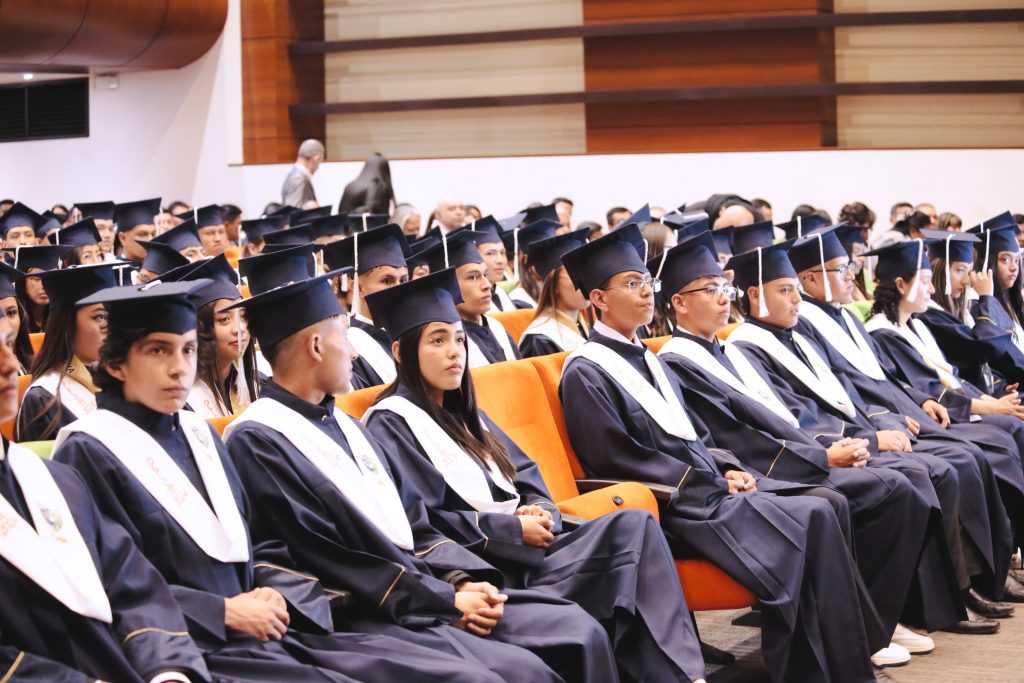 Becas, reconocimientos y subsidios para los jóvenes de las instituciones oficiales de Chía