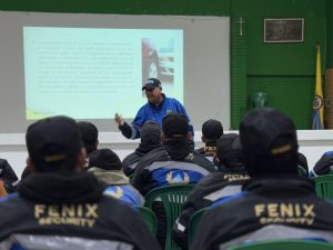 90 funcionarios de la empresa de vigilancia Fénix se capacitaron en seguridad y educación vial