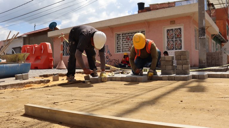 Inicia diciembre con nuevas mejoras en la malla vial de Chía