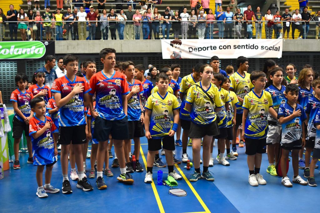 La delegación de bádminton de Chía brilló en la final nacional del Festival de Festivales