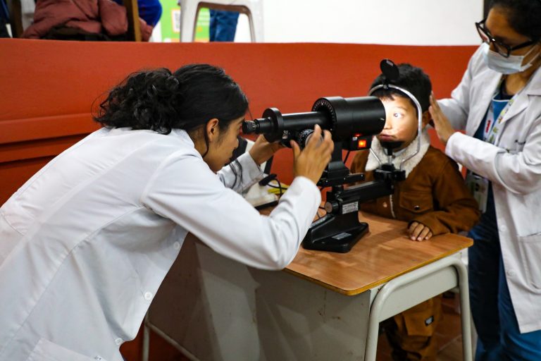 La Gestora Social de Chía promovió importante jornada de salud visual, con más de 60 personas beneficiadas