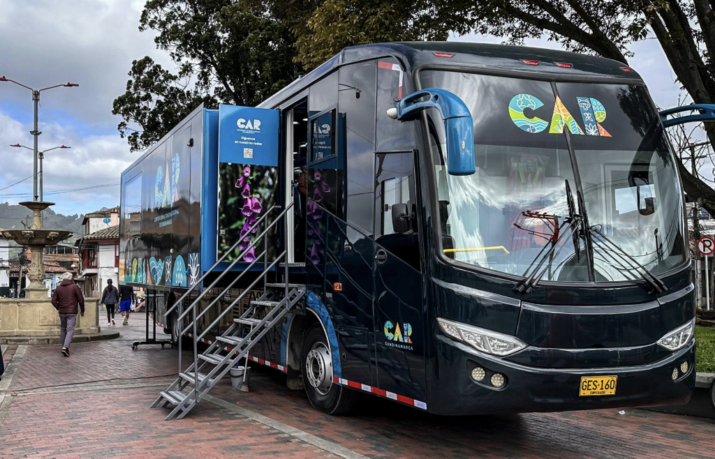 CAR BUS