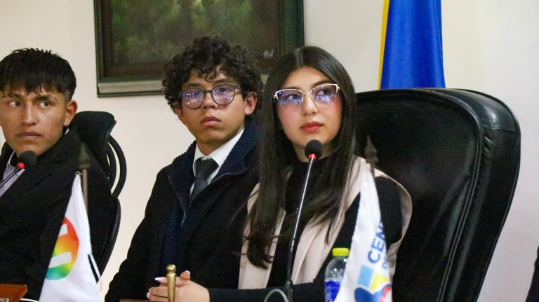 La administración municipal se unió a la posesión del Concejo Municipal Estudiantil