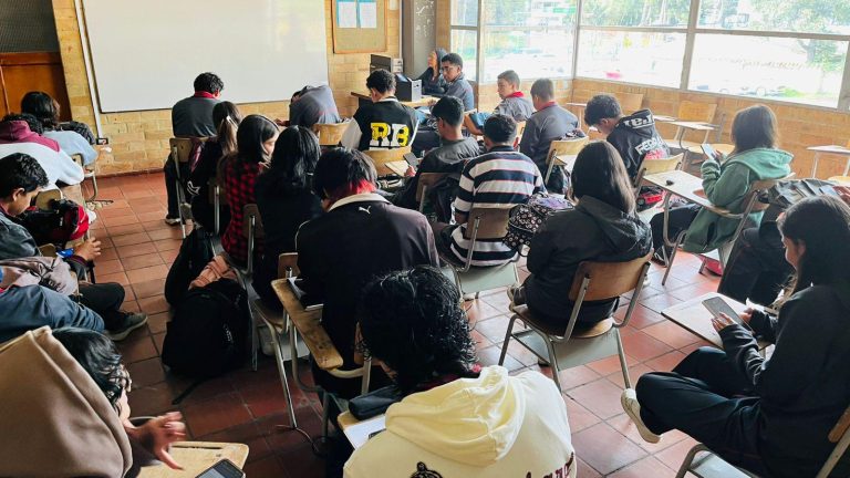 Más de 1.300 estudiantes de Chía participaron en la prueba de orientación vocacional