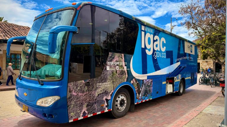 Llega la Unidad Móvil del IGAC para atender trámites de catastro multipróposito de Chía