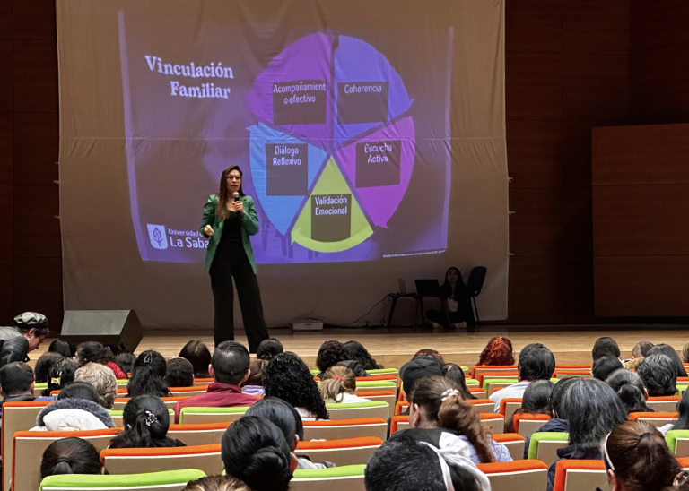 Taller Red PaPaz fortaleció la crianza positiva y la salud mental en las familias de ChíaTaller Red PaPaz fortaleció la crianza positiva y la salud mental en las familias de Chía