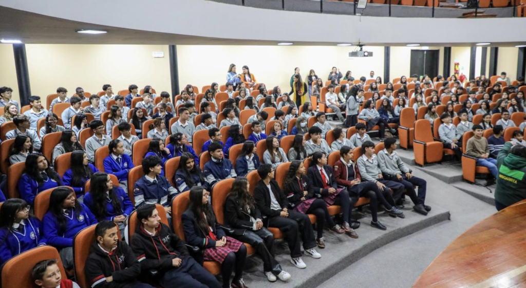165 estudiantes certificados como Gestores de Seguridad y Convivencia Escolar