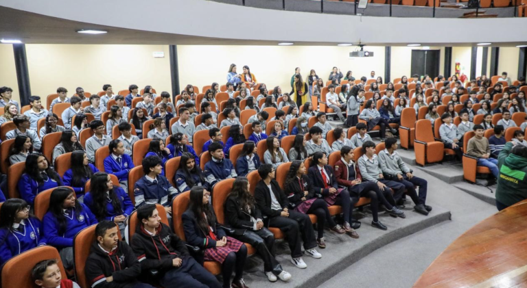 165 estudiantes en Chía se certifican como Gestores de Seguridad y Convivencia Escolar