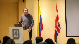Alcalde de Chía plantea retos en infraestructura y destaca reducción de la siniestralidad en Chía durante el foro internacional de movilidad