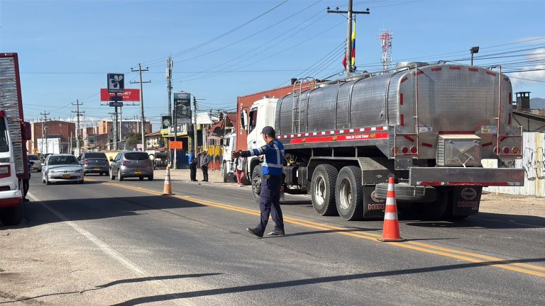 Alcalde de Chía suspende temporalmente la restricción de carga pesada tras anuncio de audiencia de la ANLA