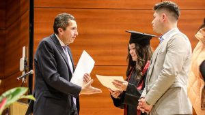 Alcalde destaca el esfuerzo y dedicación de nuevos bachilleres en ceremonia de la IEO La Balsa