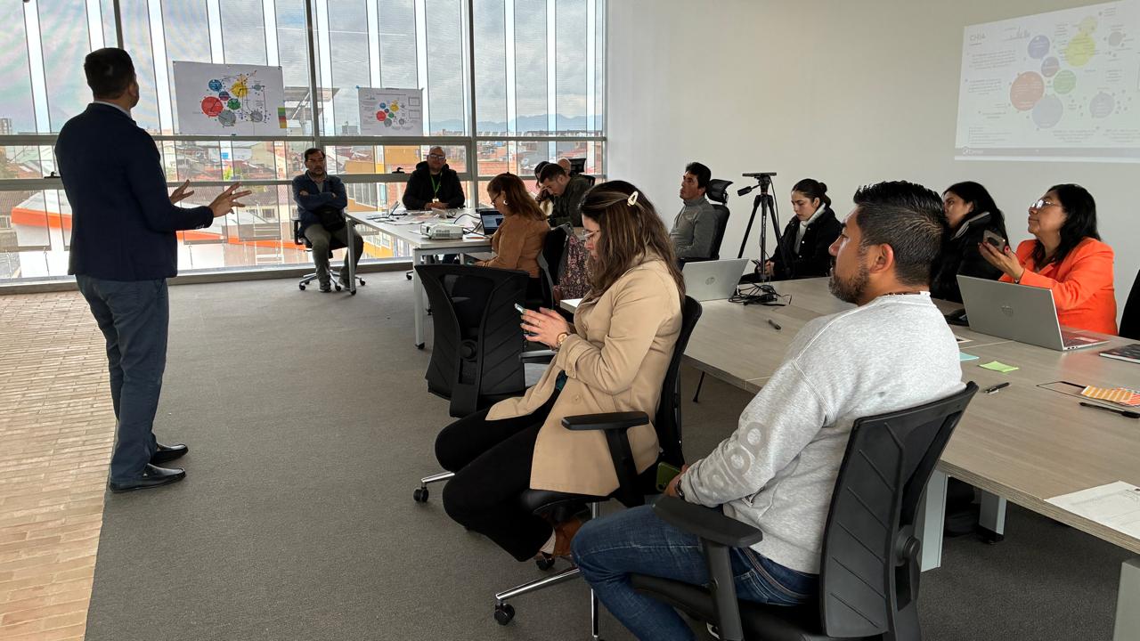 Chía prepara la política pública de Ciencia Tecnología e Innovación