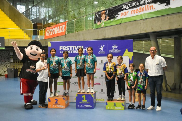 Chía se coronó subcampeón general en el bádminton del Festival de Festivales