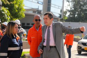 Alcalde Donoso supervisa primer día de cierre de la Carrera 7 entre calles 11 y 12