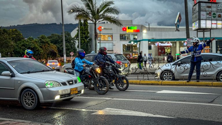 Secretaría de Movilidad de Chía continúa el “Plan Pradilla” para agilizar el tránsito en horas pico