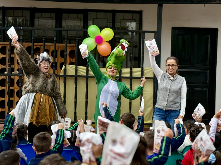 107 niños del Centro de Desarrollo Integral Fonquetá recibieron kits escolares y de salud oral