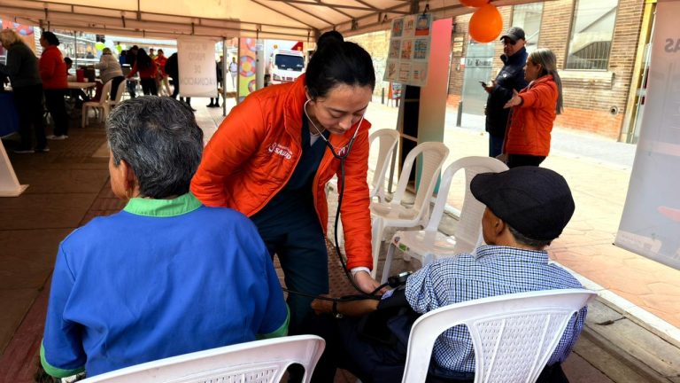 Chía continúa con las Brigadas de Salud