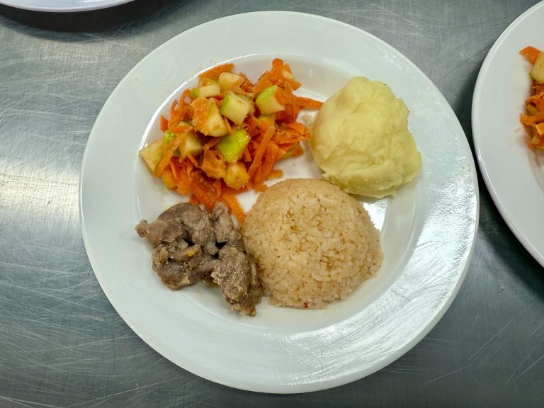 Más de 1.100 estudiantes benefíciados con la nueva cocina del San Josemaría Escrivá de Balaguer