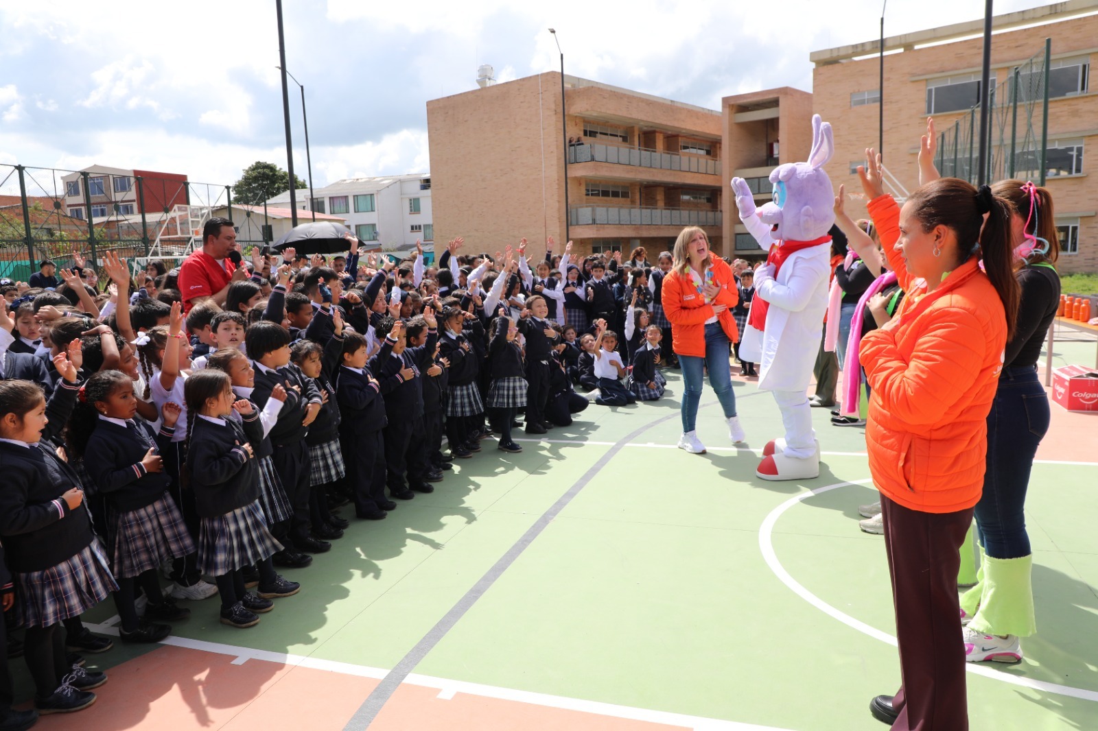 3.400 kits de salud oral se entregaron en la celebración del mes de la niñez