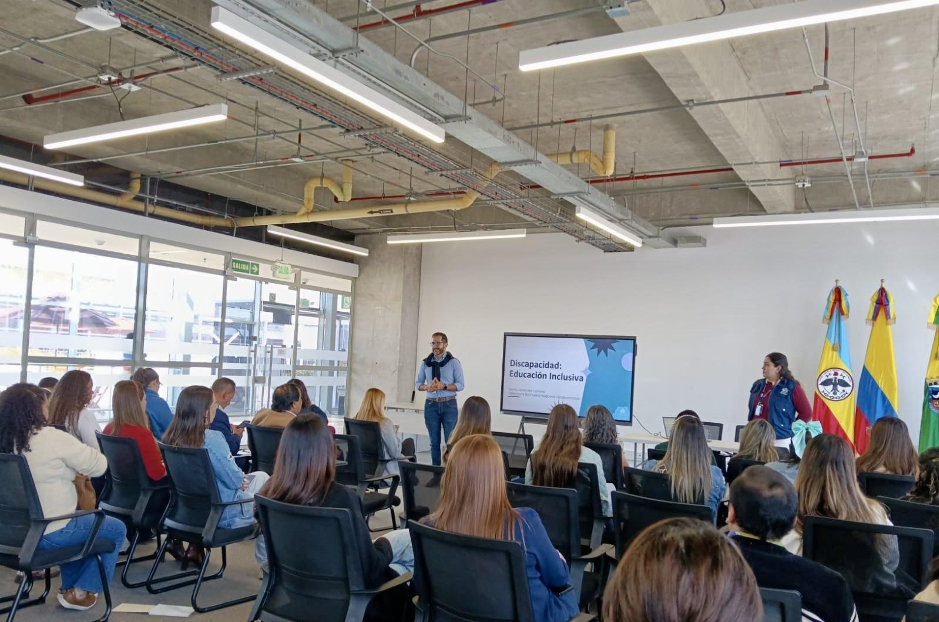 La Secretaría de Educación capacita a sus equipos en inclusión, a través de la Defensoría del Pueblo